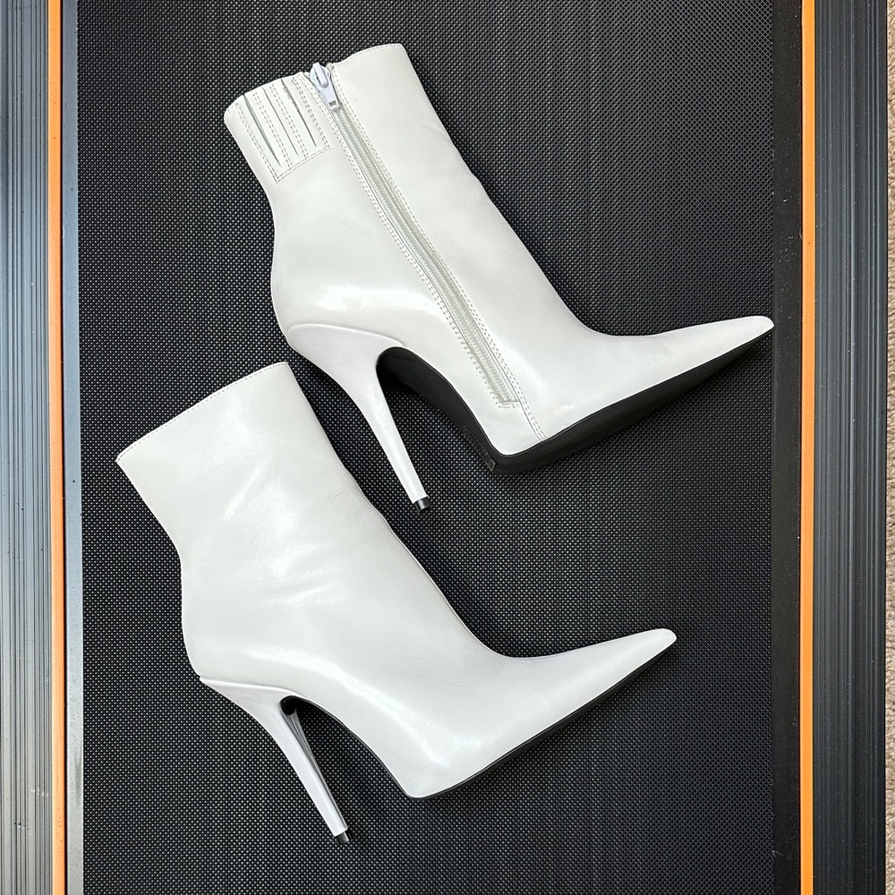 Elegant White Ankle Boots